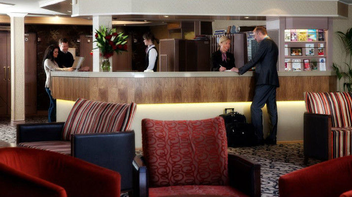 Lodge Hotel Coleraine Esterno foto